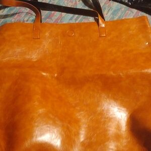Unknown bran tote bag.